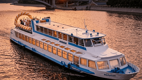 Теплоход Фалькон